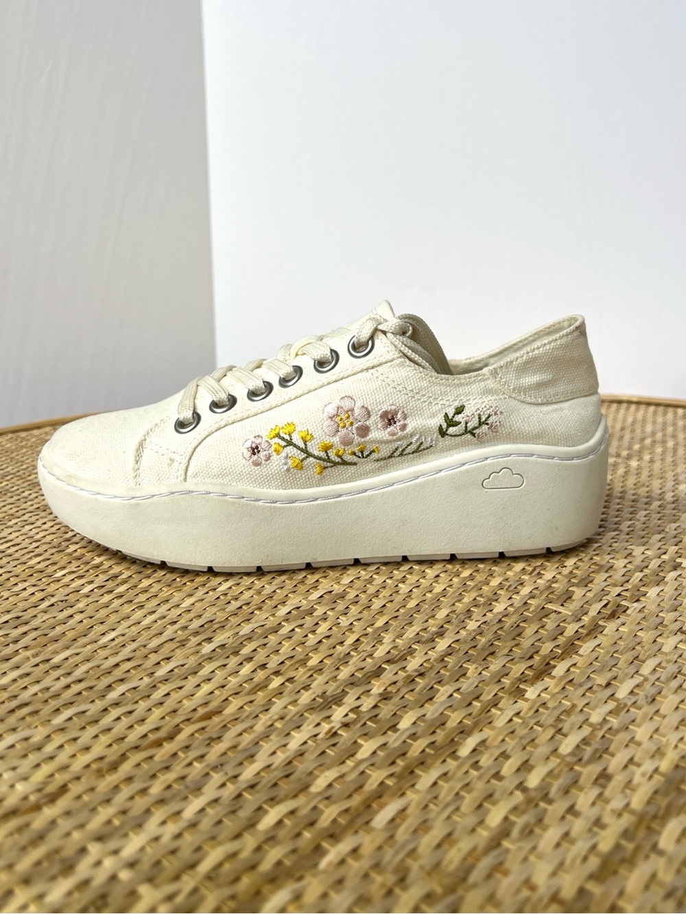 Project Cloud Bossy Ivory Floral Embroidered platform sneakers Lt Pink Yellow 6